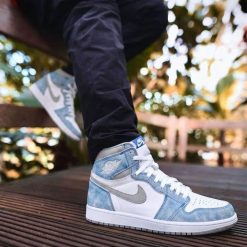کتانی نایک مردانه Air Jordan 1 سفید آبی مدل رترو های هایپر رویال کد XL-2000M (p)