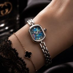 ساعت زنانه گوچی Gucci سیلور صفحه هفت رنگ (e) کد W1040