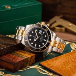 Alternative view of ساعت مردانه رولکس ساب مارینر SUBMARINER نقره‌ای طلایی صفحه مشکی کد W734