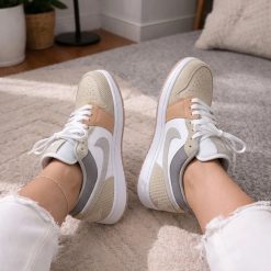 کتانی زنانه اسپرت NIKE ایر جردن 1 رنگ کرم سفید (ho) کد 1201SX-L (nx)