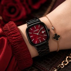 ساعت زنانه کاسیو اولد مانی بند فلزی رنگ مشکی و قرمز (e) کد W398