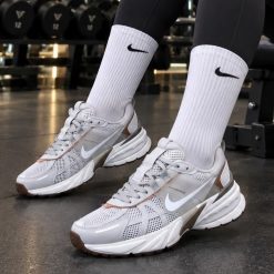 کتونی زنانه نایک V2K Run سفید-نقره‌ای (ho) کد SH111 (p)