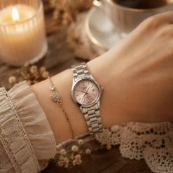 ساعت casio زنانه نقرهای و گلبهی صفحه گرد کاسیو کلاسیک بند فلزی (e) کد 8517XL-QM