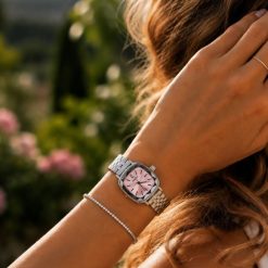ساعت نایدو زنانه صفحه مربع صورتی نقرهای کد CR-D8545