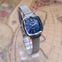 Alternative view of ساعت casio زنانه صفحه سورمه‌ای بند کشویی کاسیو سری مربعی (e) کد CR-D8553
