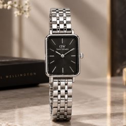 ساعت دنیل ویلینگتون زنانه مستطیل بند سیلور رنگ مشکی (ZZ) کد 15745SX-L